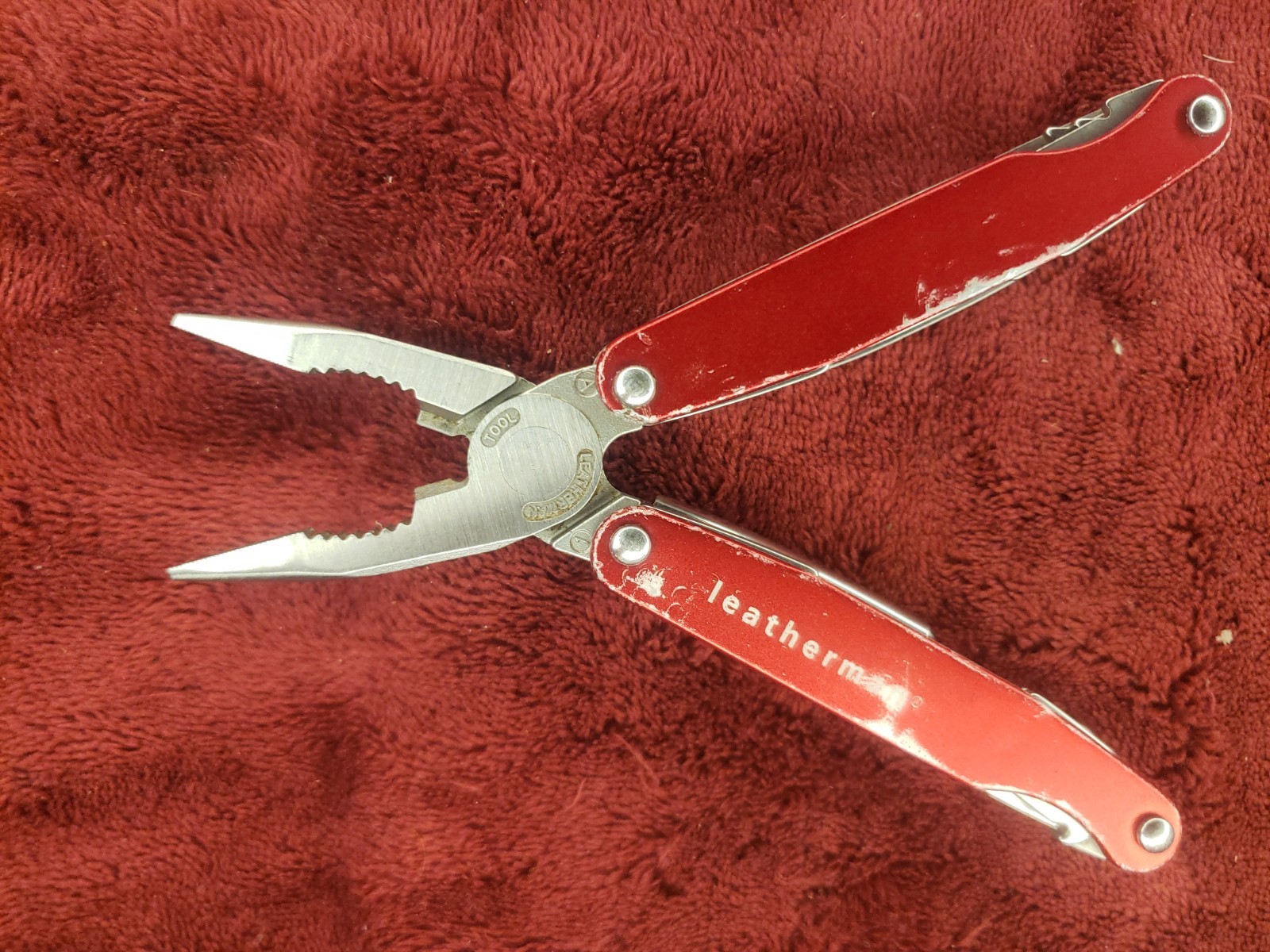 Leatherman Juice SC2 Red Retired Knife Multi Tool! RARE Read
