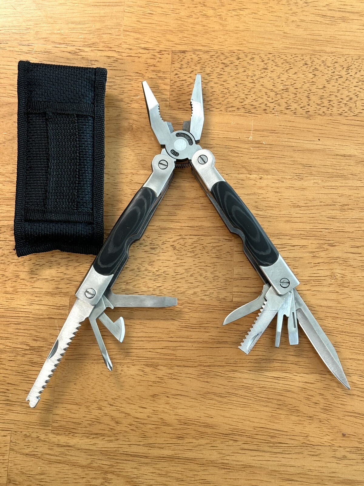 Winchester 2CR Big Wood Multi-Tool Wood Grain Grips & Nylon Sheath