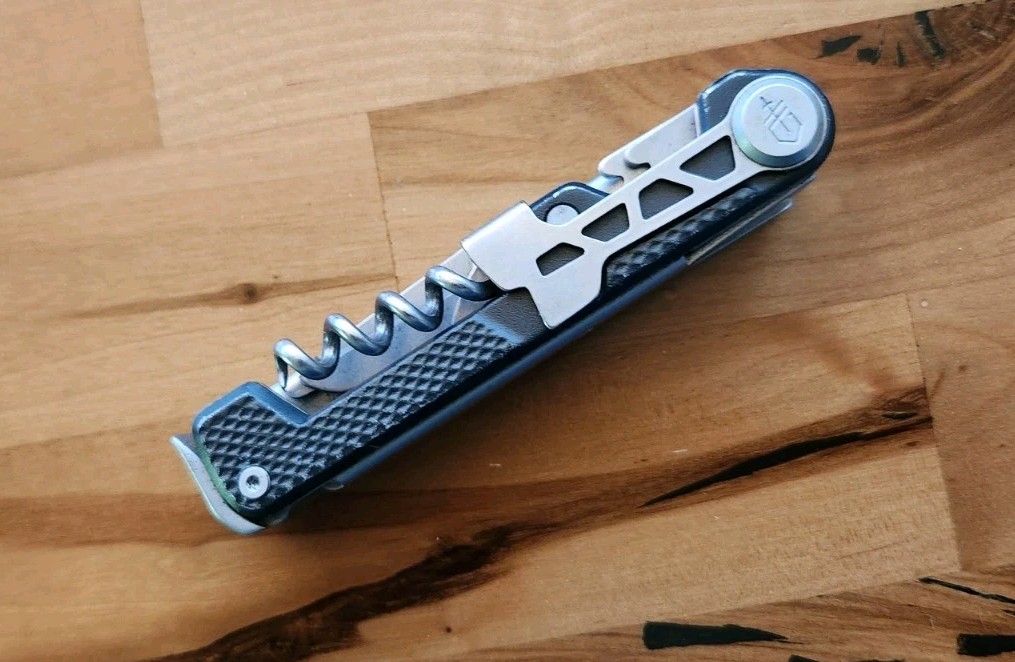 Gerber Armbar Cork Gold Minimalist Multi-Tool 7 Tool Corkscrew Knife – Great Y27