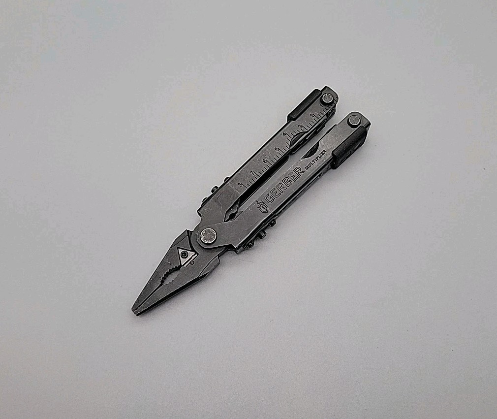 Gerber Multiplier MP600 Multi-Tool Black – Needle Nose Pliers – Carbide Cutters