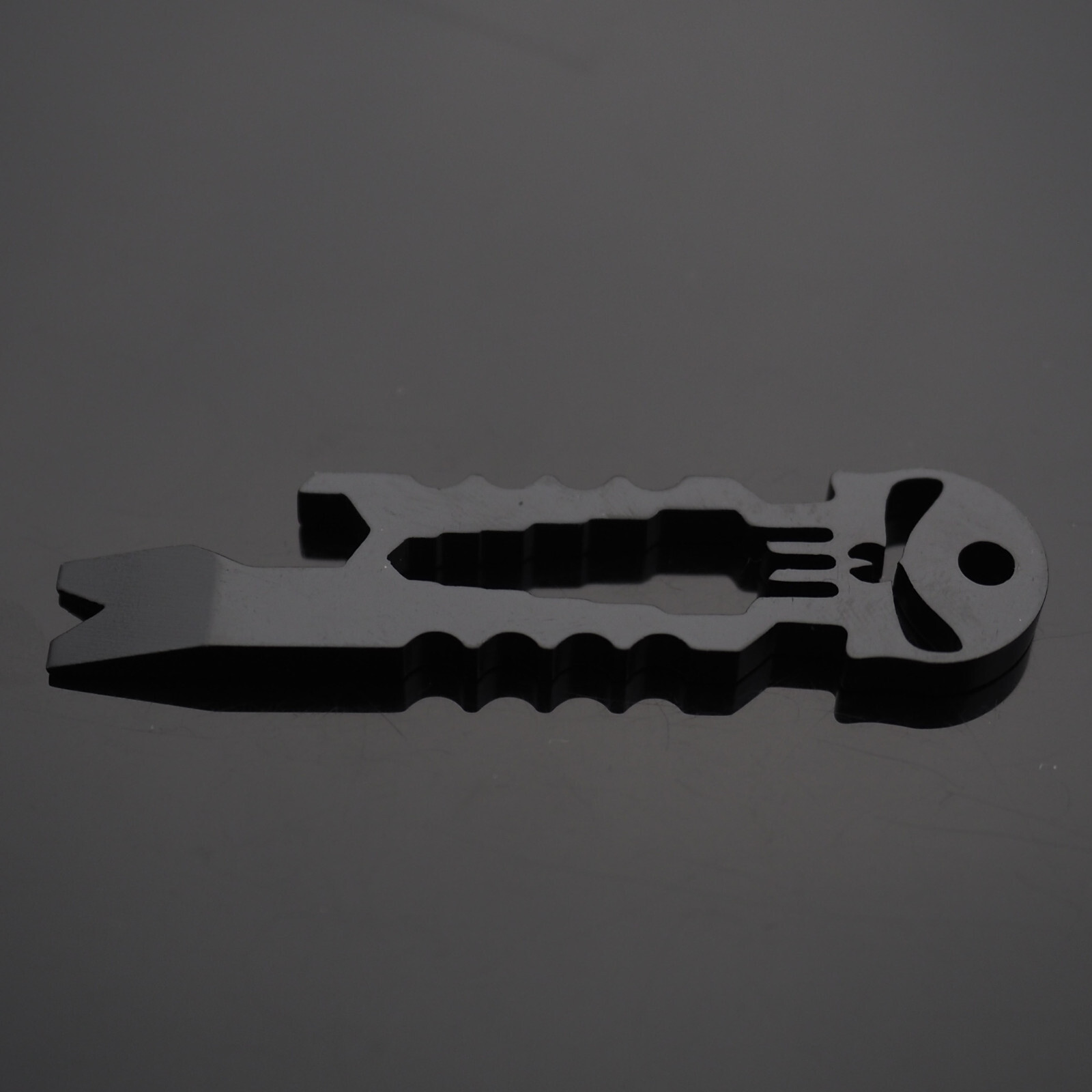 Skull Keychain Crowbar Screwdriver Hex Wrench Carabiner Clip Opener EDC – Black