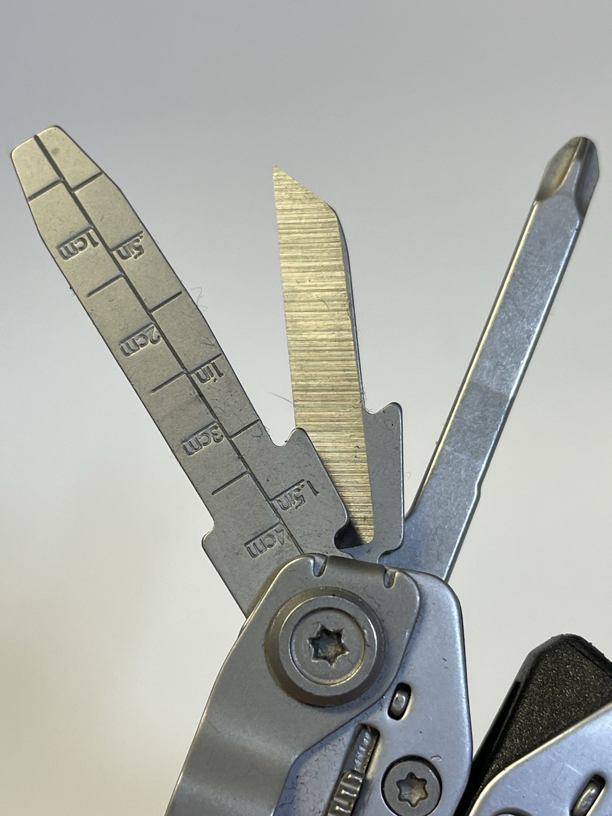Gerber Suspension Nxt 15 in 1 Multi-Tool with Pocket Clip In Very Good Condition