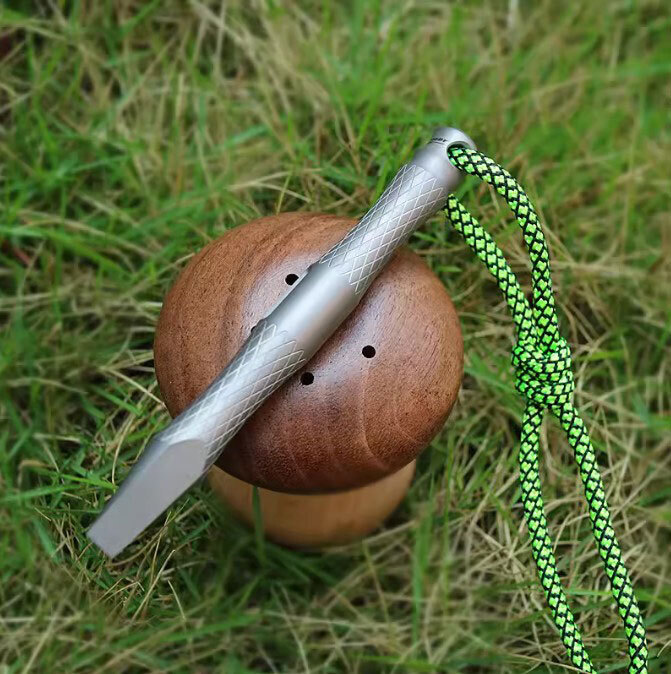Hot EDC Solid Titanium Alloy Keychain Pry Bar Pendant Crowbar Outdoor Multi Tool