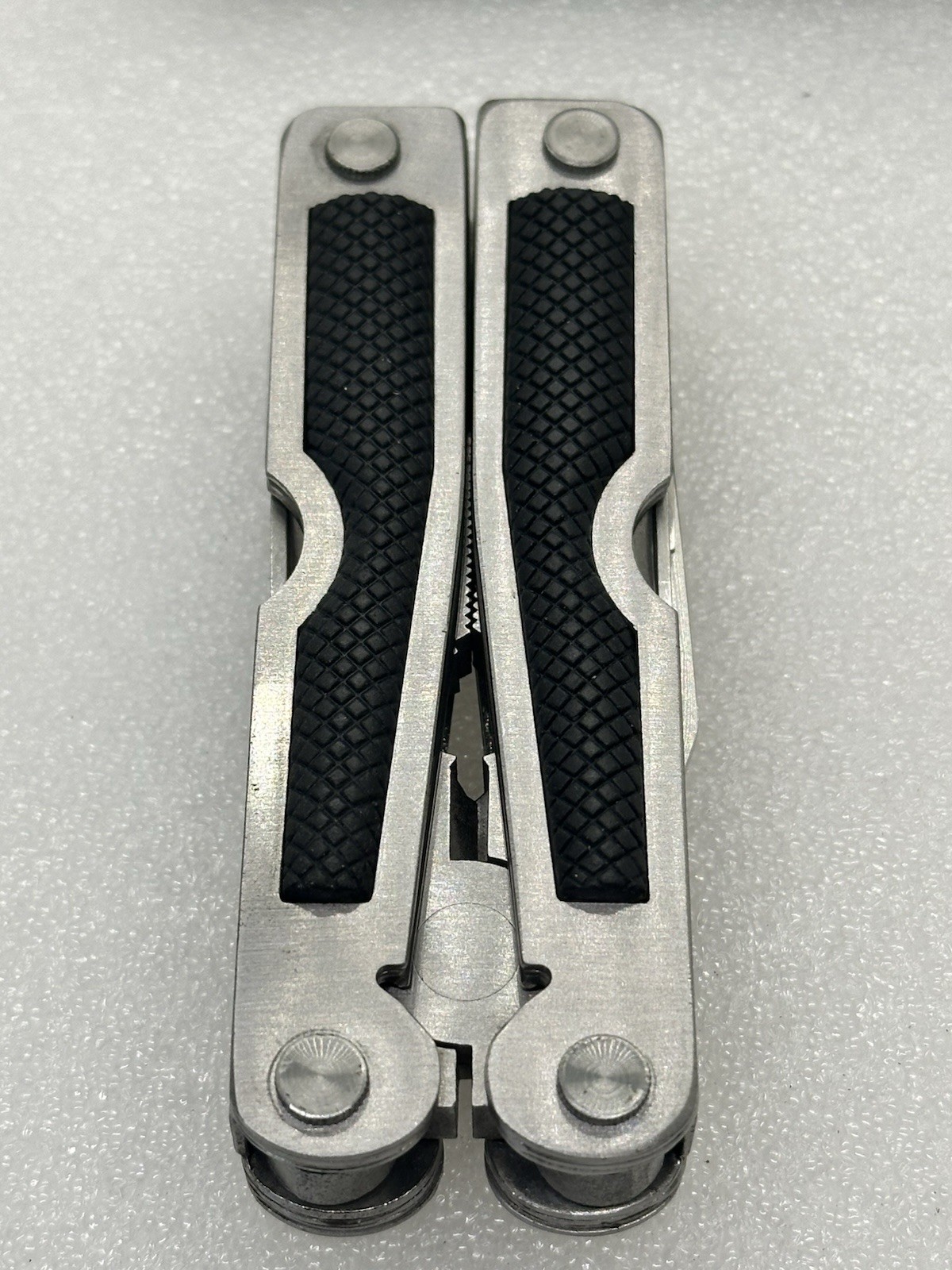 9-in-1 Stainless Steel Multi-Tool Pliers with Knife Screwdrivers Ruler