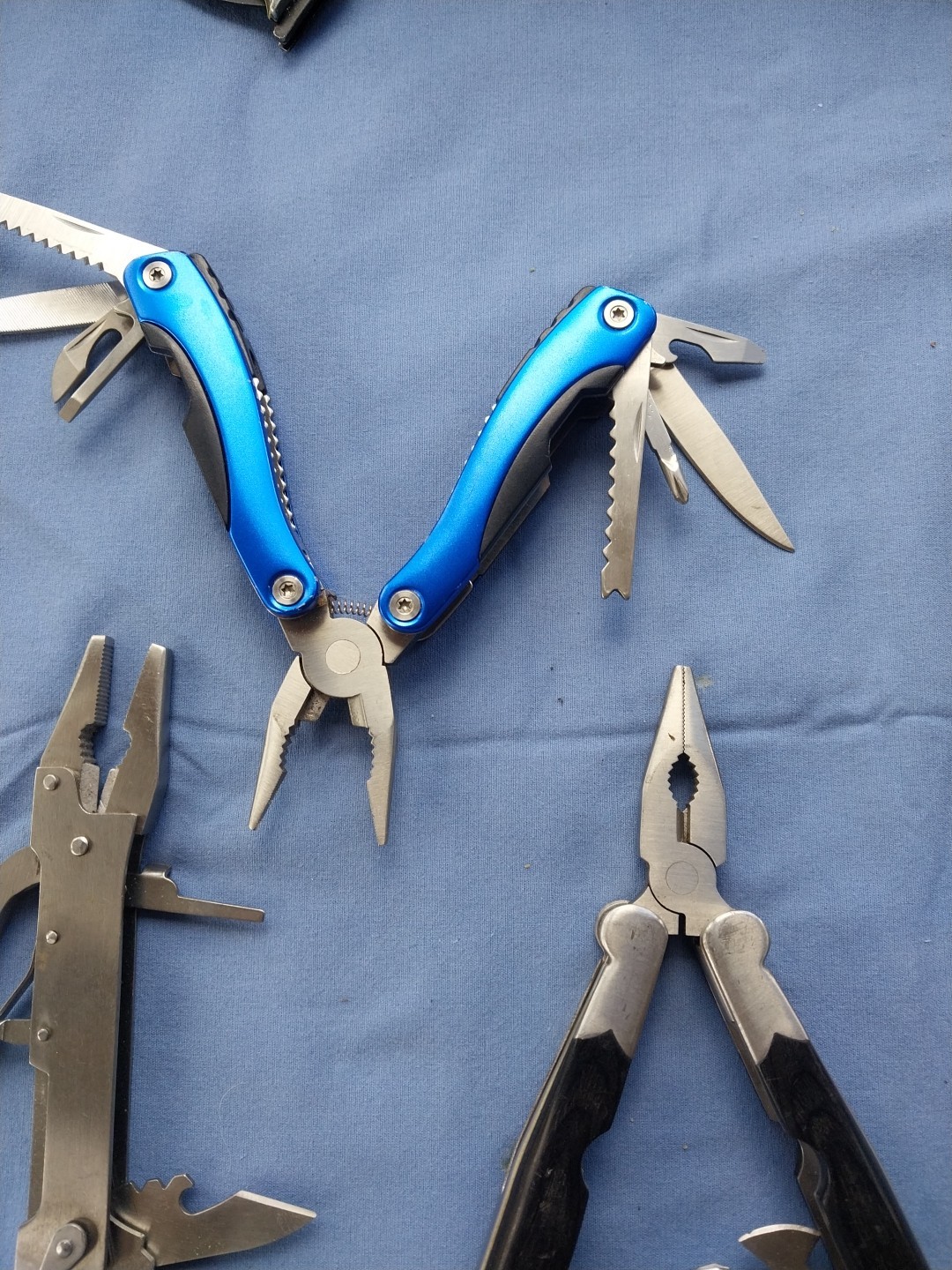 3 Survival Tool – Foldable With Multiple Gadgets
