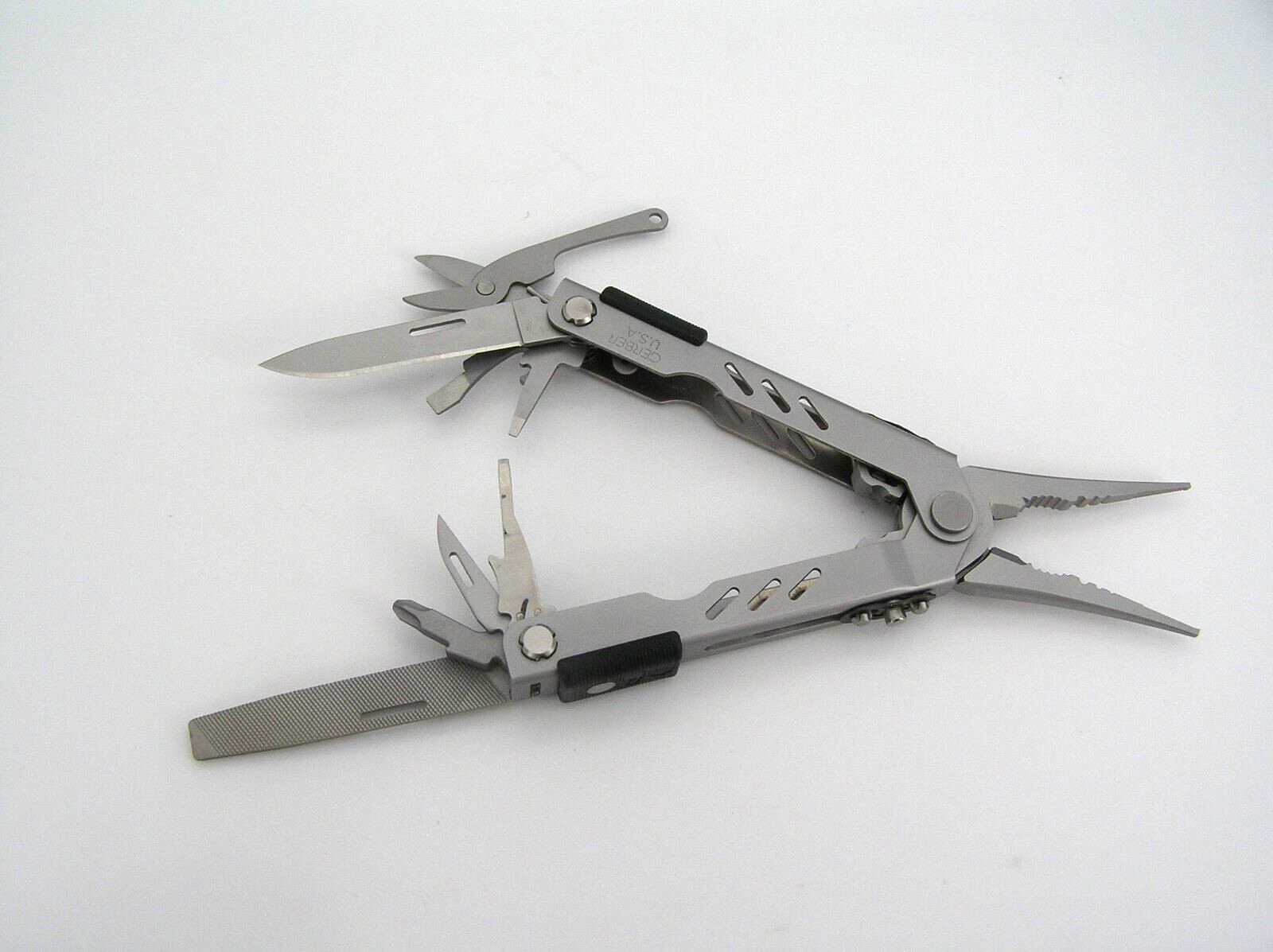 Gerber Fisherman MP400 Multi Tool w/ Sheath & Original Box Excellent Condition!