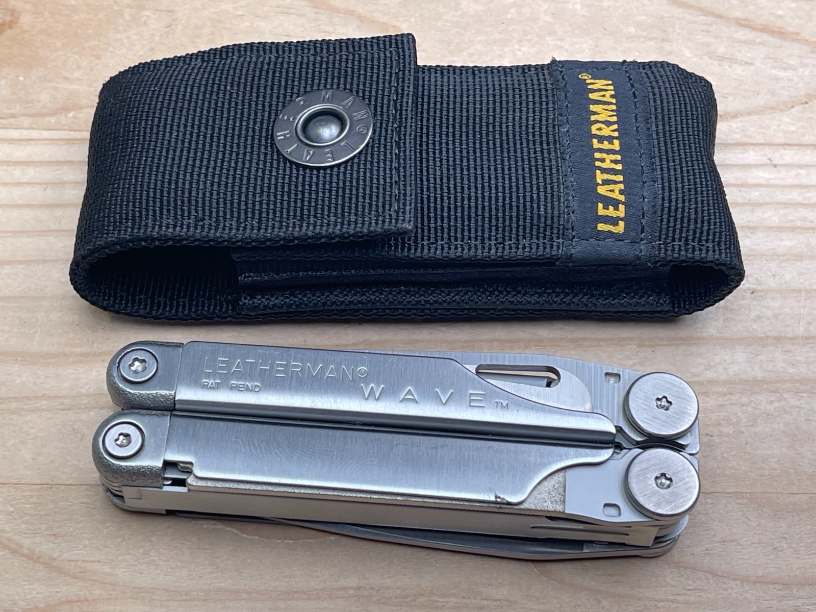 Leatherman Wave Multi-tool Knife w/Nylon Sheath 09/00 – Early Version, Very Nice