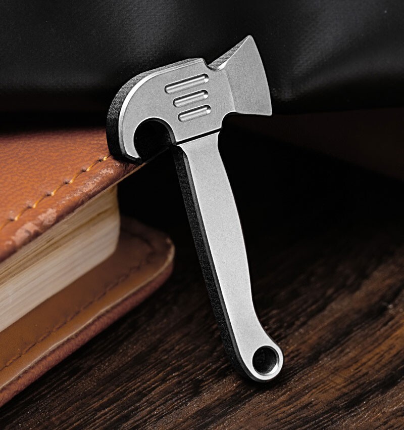 Mini Titanium Alloy Pendant Pry Bar Crowbar Bottle Opener Necklace EDC Keychain