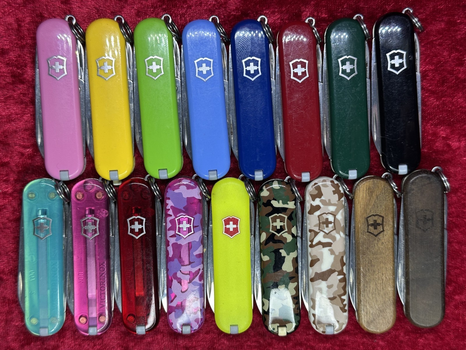Victorinox Classic SD Lot Of 17 Swiss Army Knives 58mm Collection Of 17 Colors