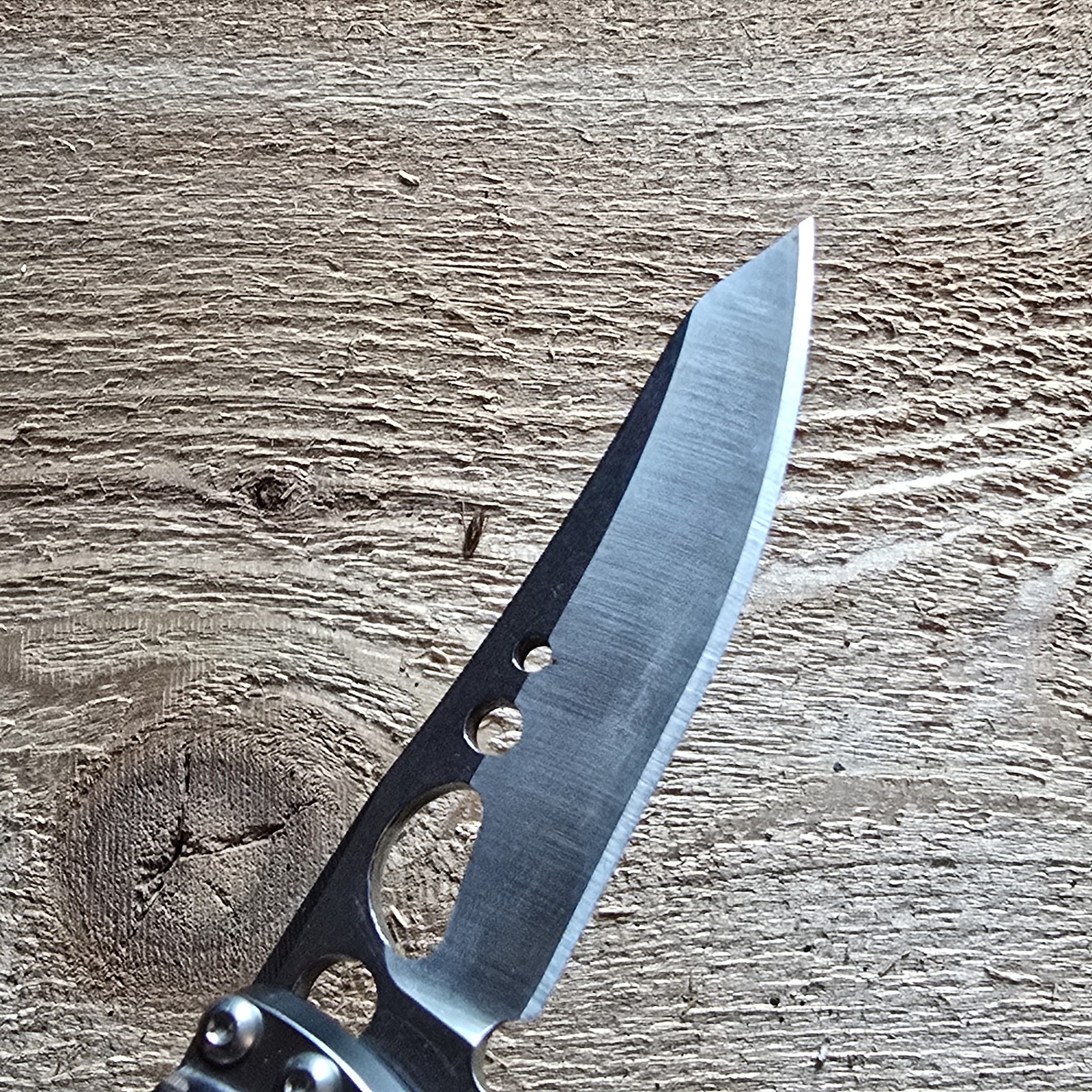 LEATHERMAN SKELETOOL KB KNIFE PLAIN EDGE BLADE W/ BOTTLE OPENER