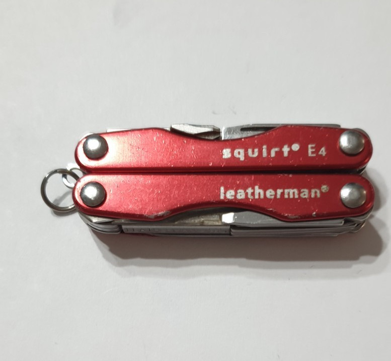 🔥 Leatherman Squirt E4 Stainless Multitool Red Rare Retired Condition