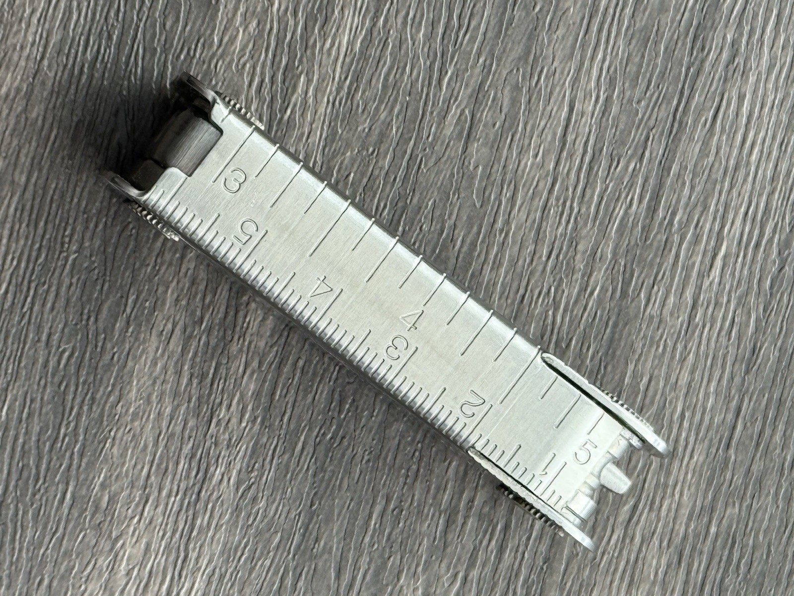 Leatherman MINI TOOL multitool. US PAT PEND w/Pliers Precision Alignment Hole!