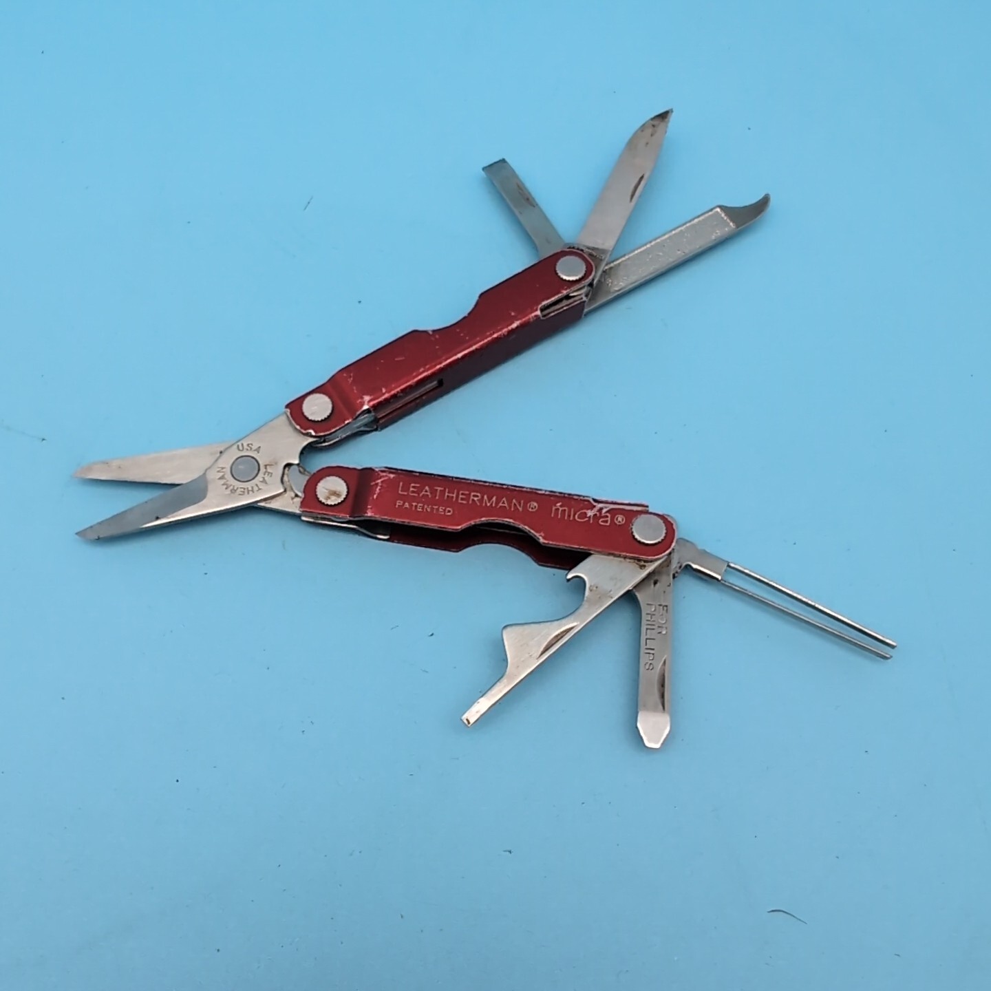 Leatherman MICRA Multi-Tool RED Scissors Knives Tweezers MORE Q69