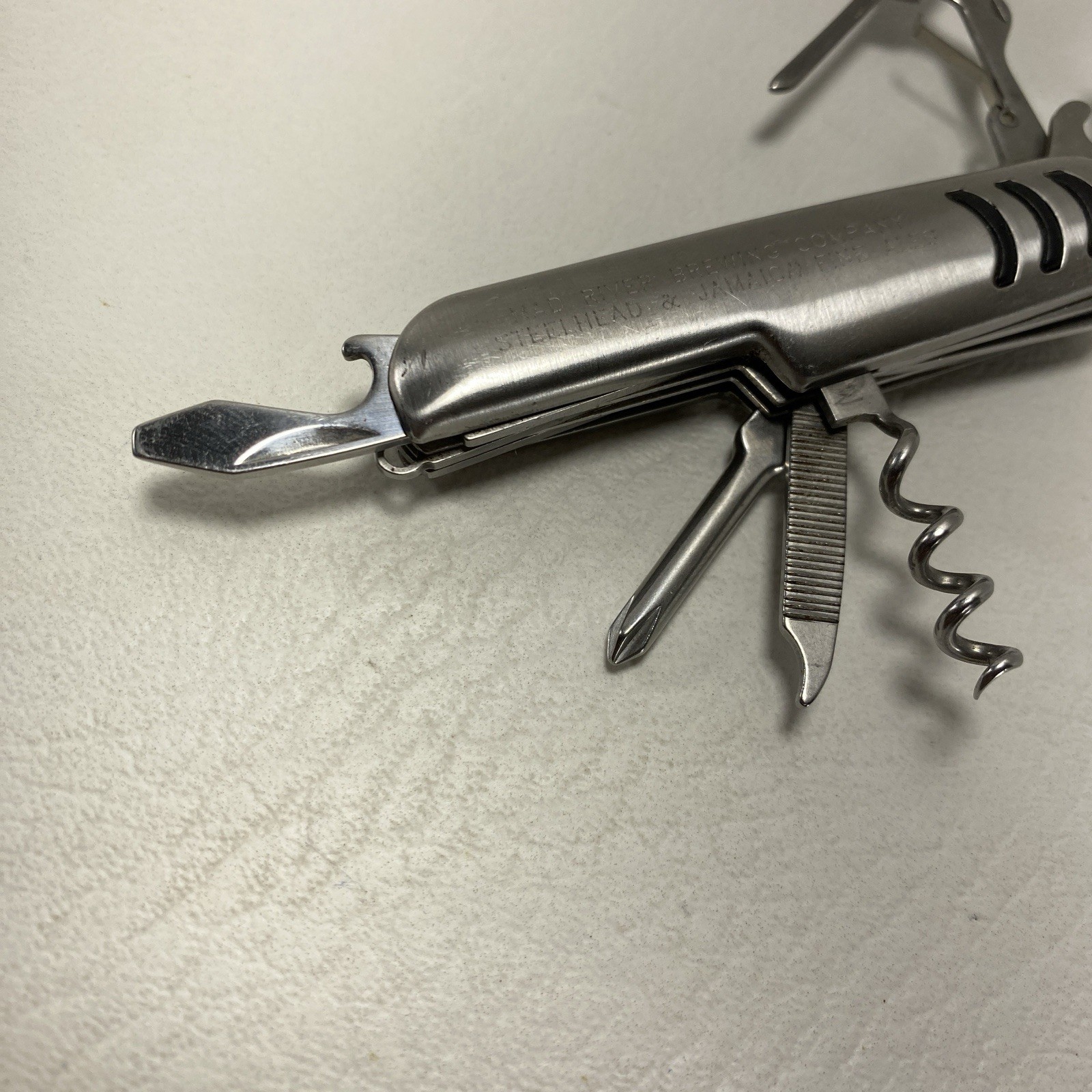 Stainless Steel 7 Features Multifunctional Pocket Folding Tools/Knife/Key Ring