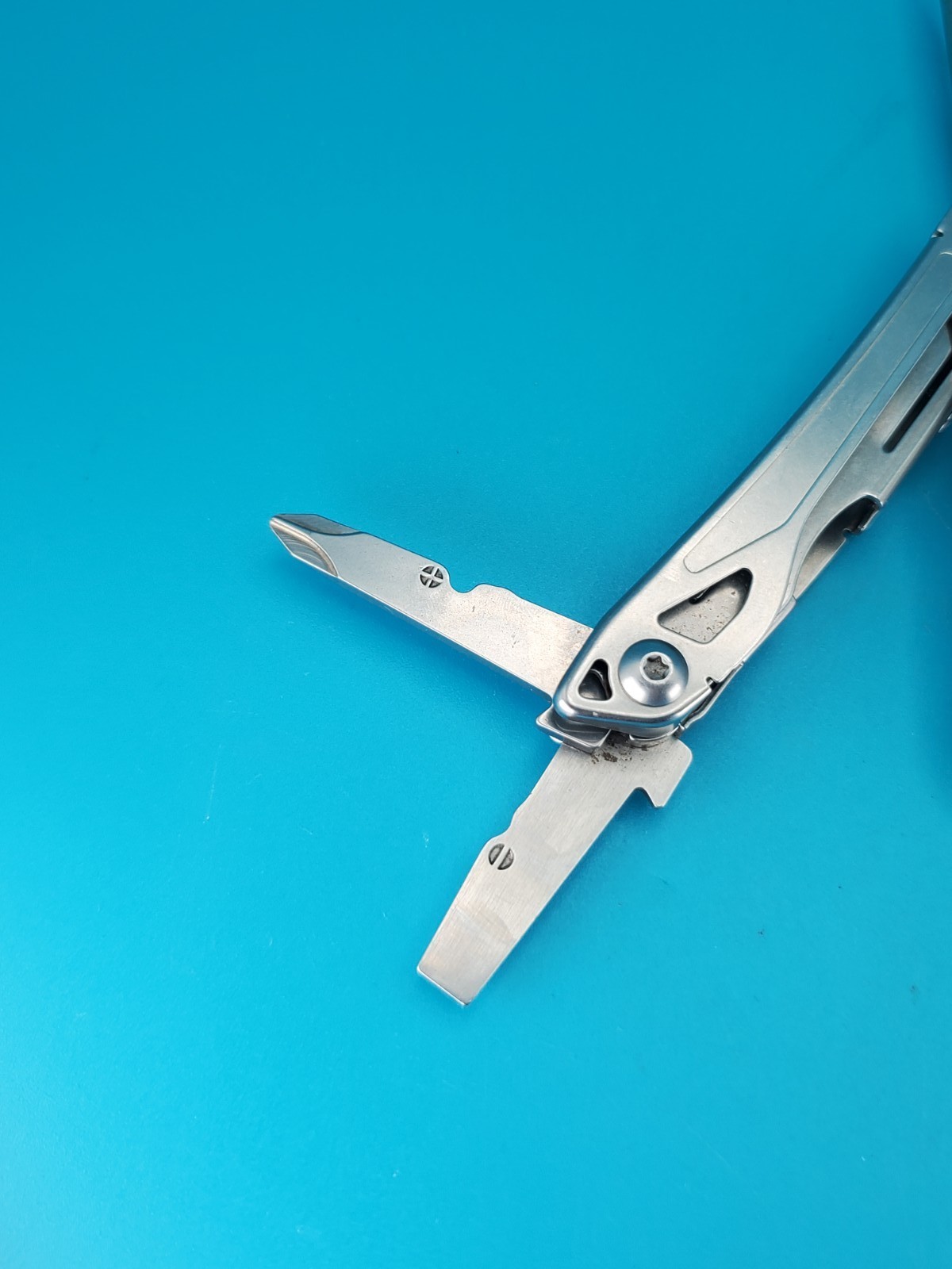 LEATHERMAN WINGMAN MULTI-TOOL! FAST SHIPPING!