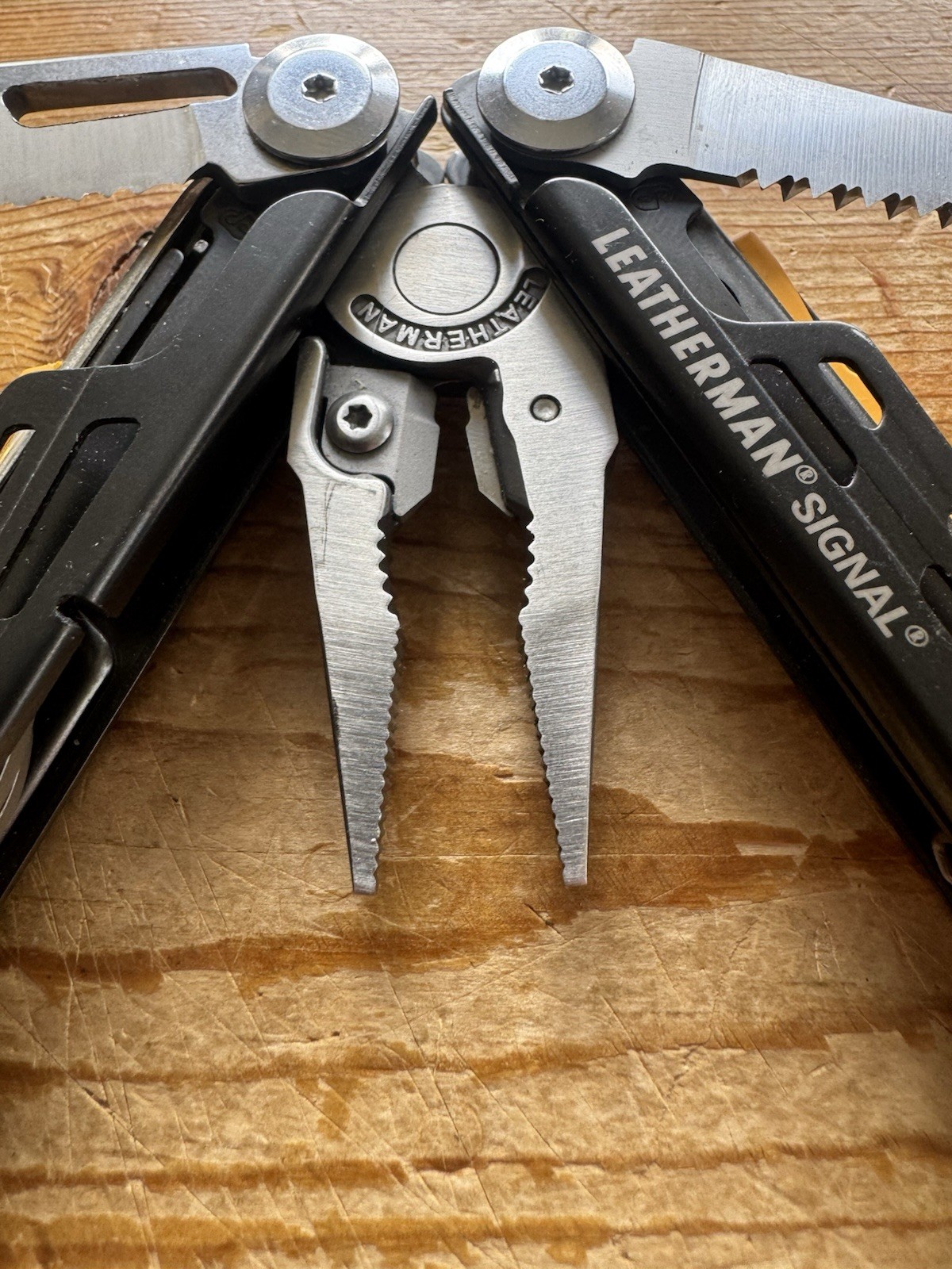 Leatherman Signal Multi-Tool Black / Yellow – Excellent!