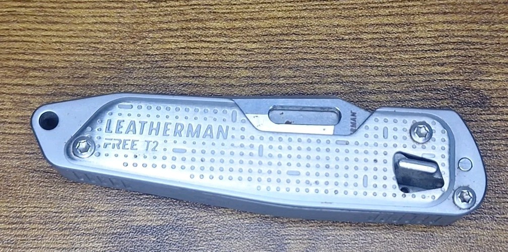 Leatherman FREE T2 Pocket Knife Multi-tool Silver Toned Screwdriver Philips