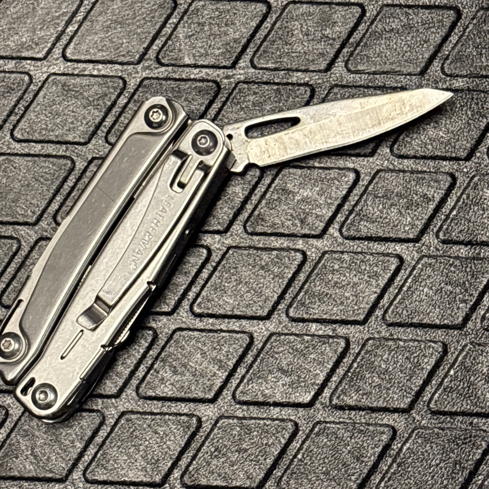 Leatherman Bolster Multi Tool – Silver
