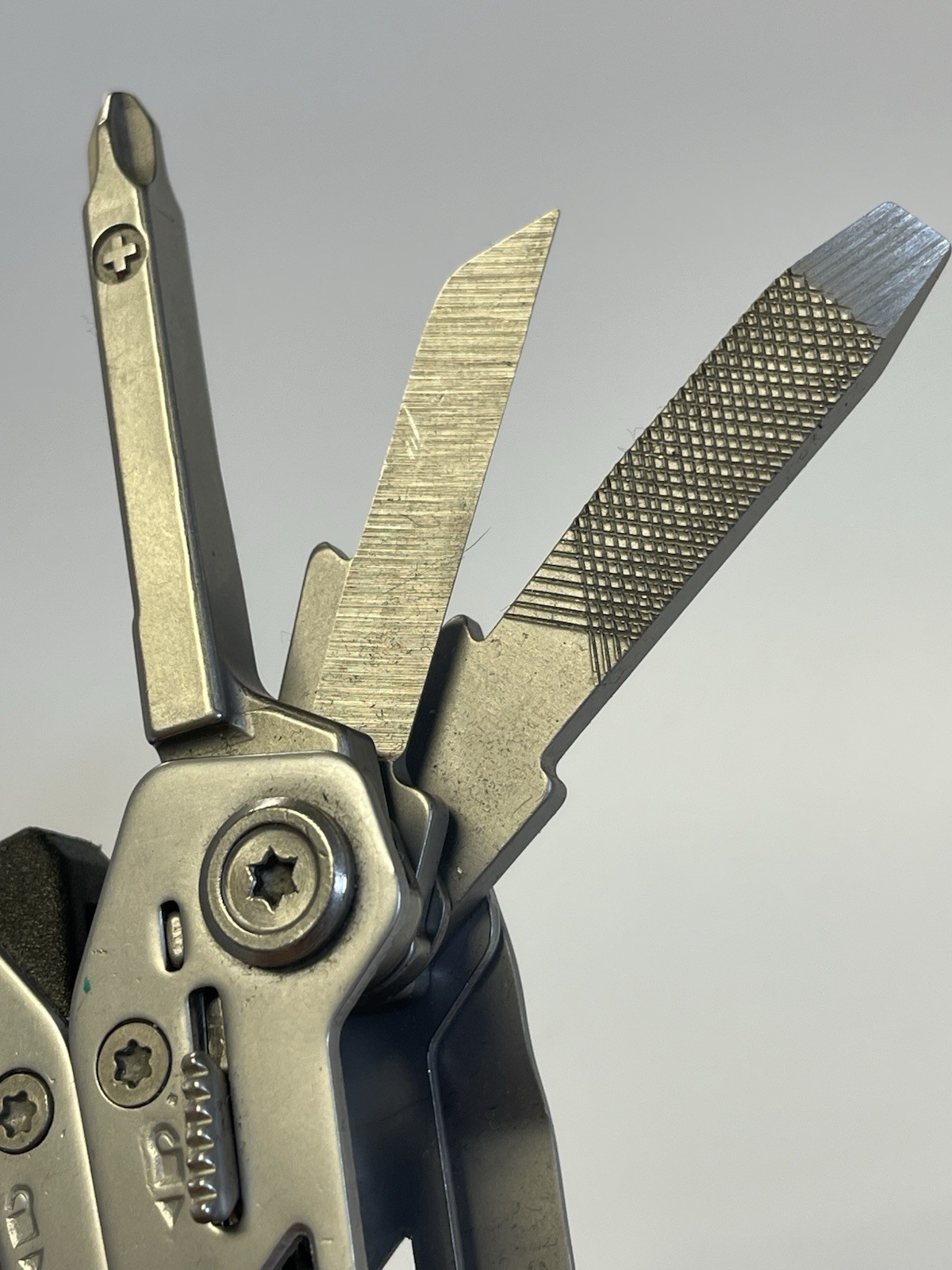 Gerber Suspension Nxt 15 in 1 Multi-Tool with Pocket Clip In Very Good Condition