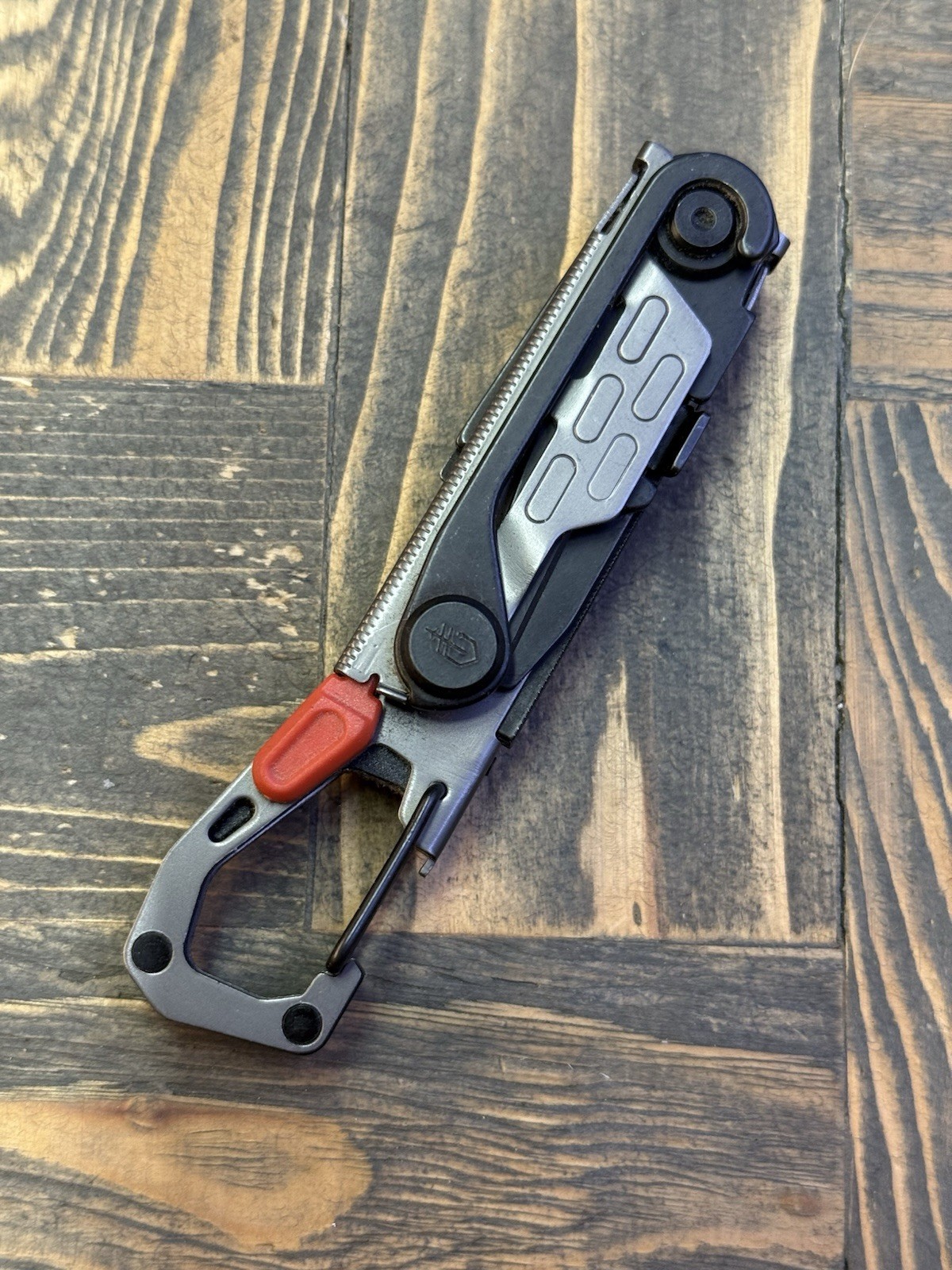 Gerber StakeOut Graphite Multi-Tool 10 Function 9 Tools Knife Carabiner Used