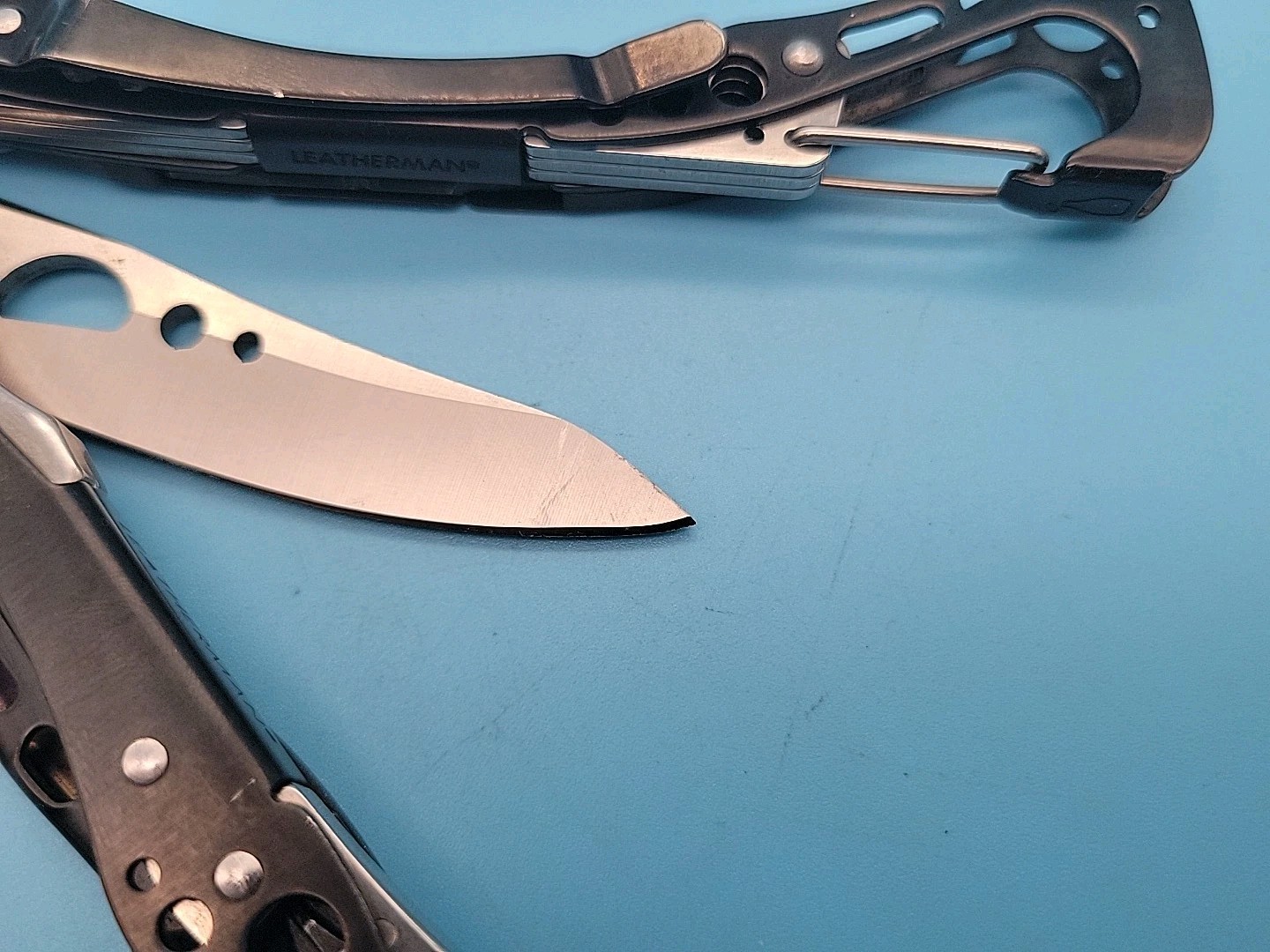Leatherman Skeletool CX Multi-Tool – Plain Edge 154CM Blade – Driver Bits