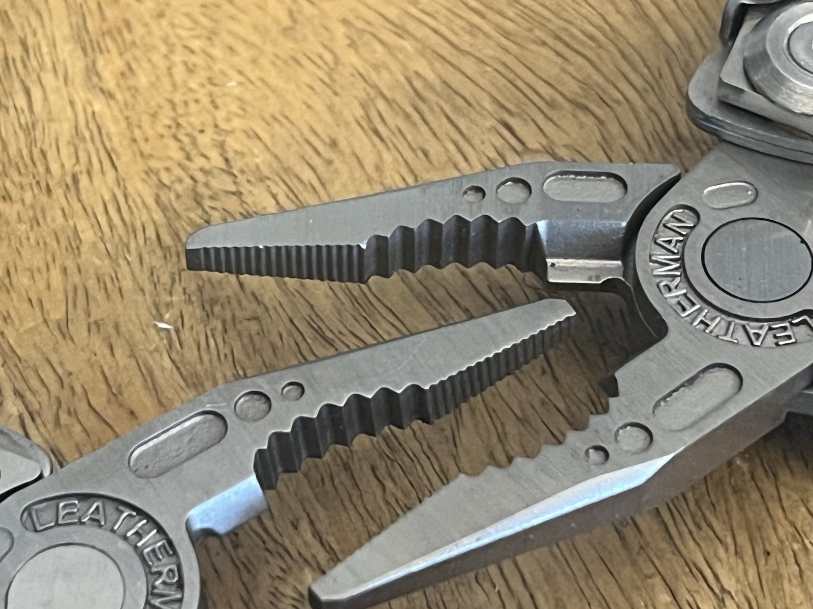Leatherman Skeletool MultiTools SUPER NICE!! w/Leather Sheath (Lot Of 2)