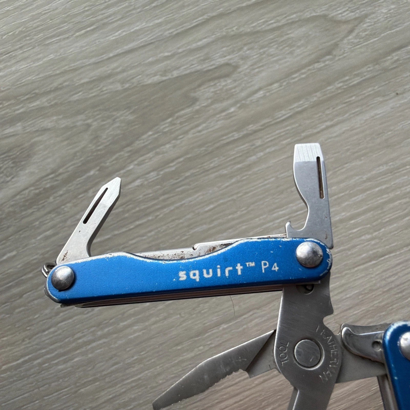 Leatherman Squirt P4 MultiTool Plier Knife File Drivers Blue Metallic