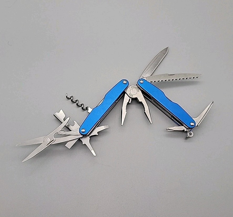Leatherman JUICE CS4 Multi-Tool – Dated 0513 – Blue – Discontinued