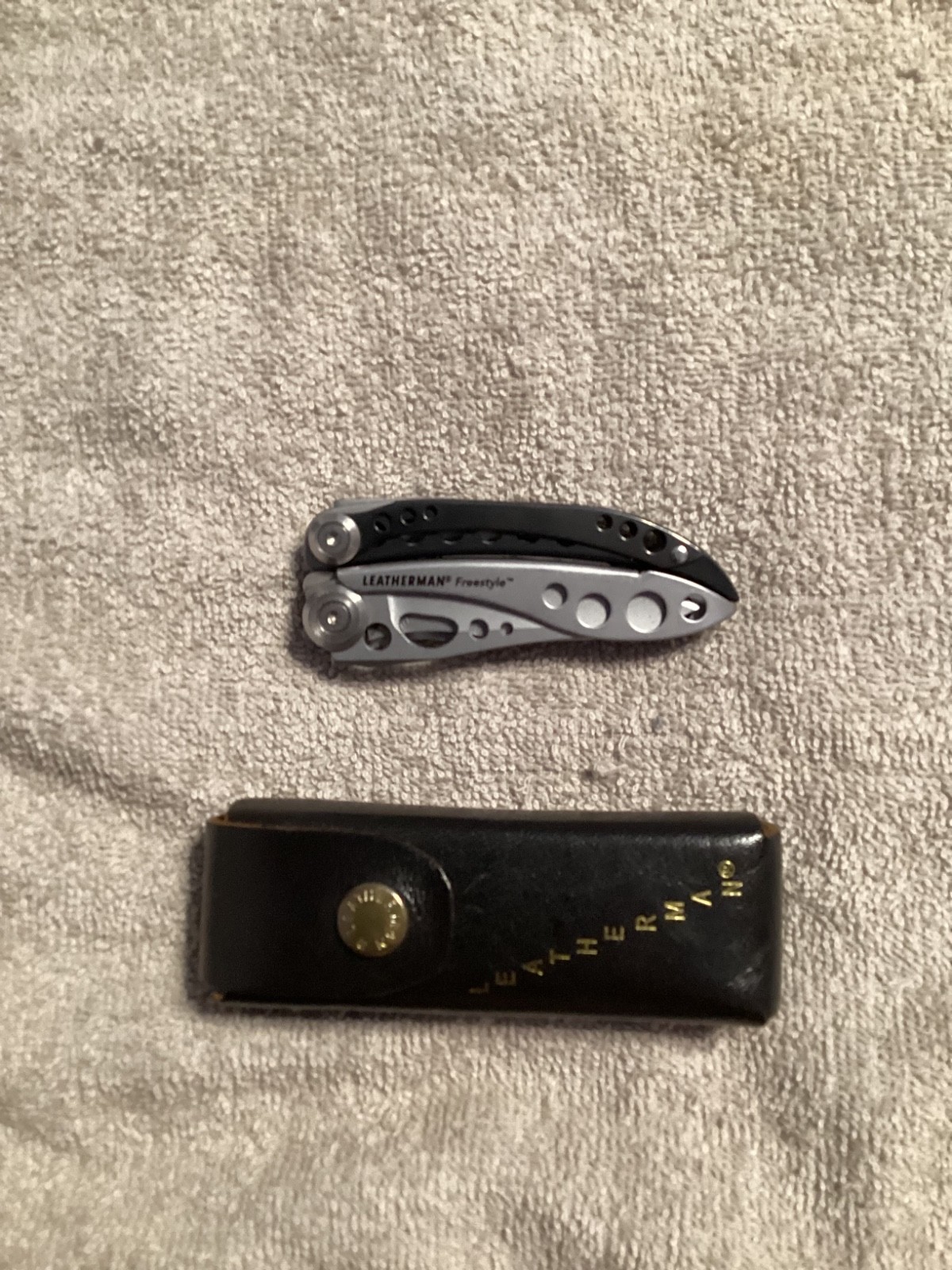 Leatherman FREESTYLE Multi Tool W/ Leather Pouch NEW