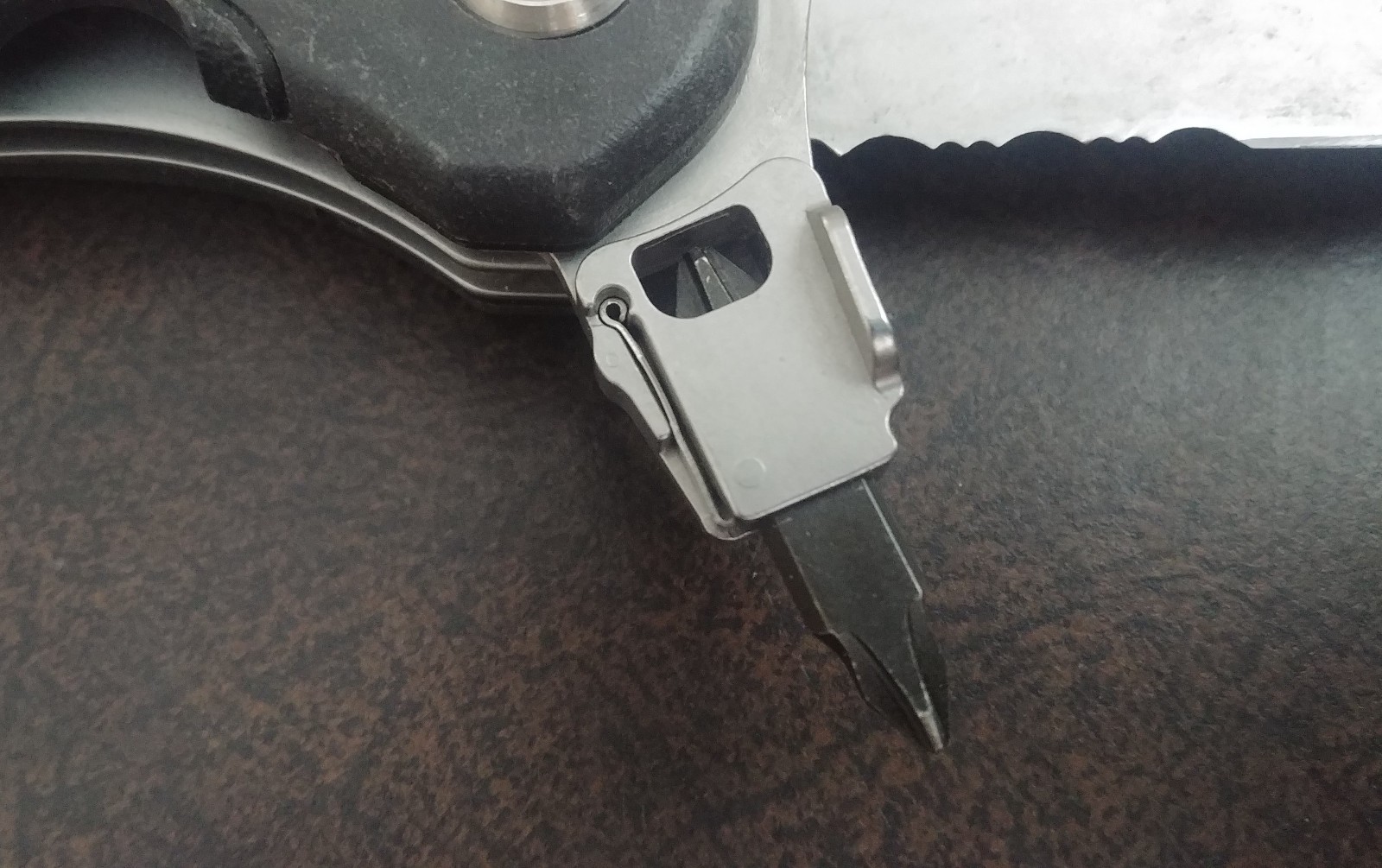Leatherman H503 Folding Knife Multi-Tool Lockback *Discontinued* 3″ Serrated
