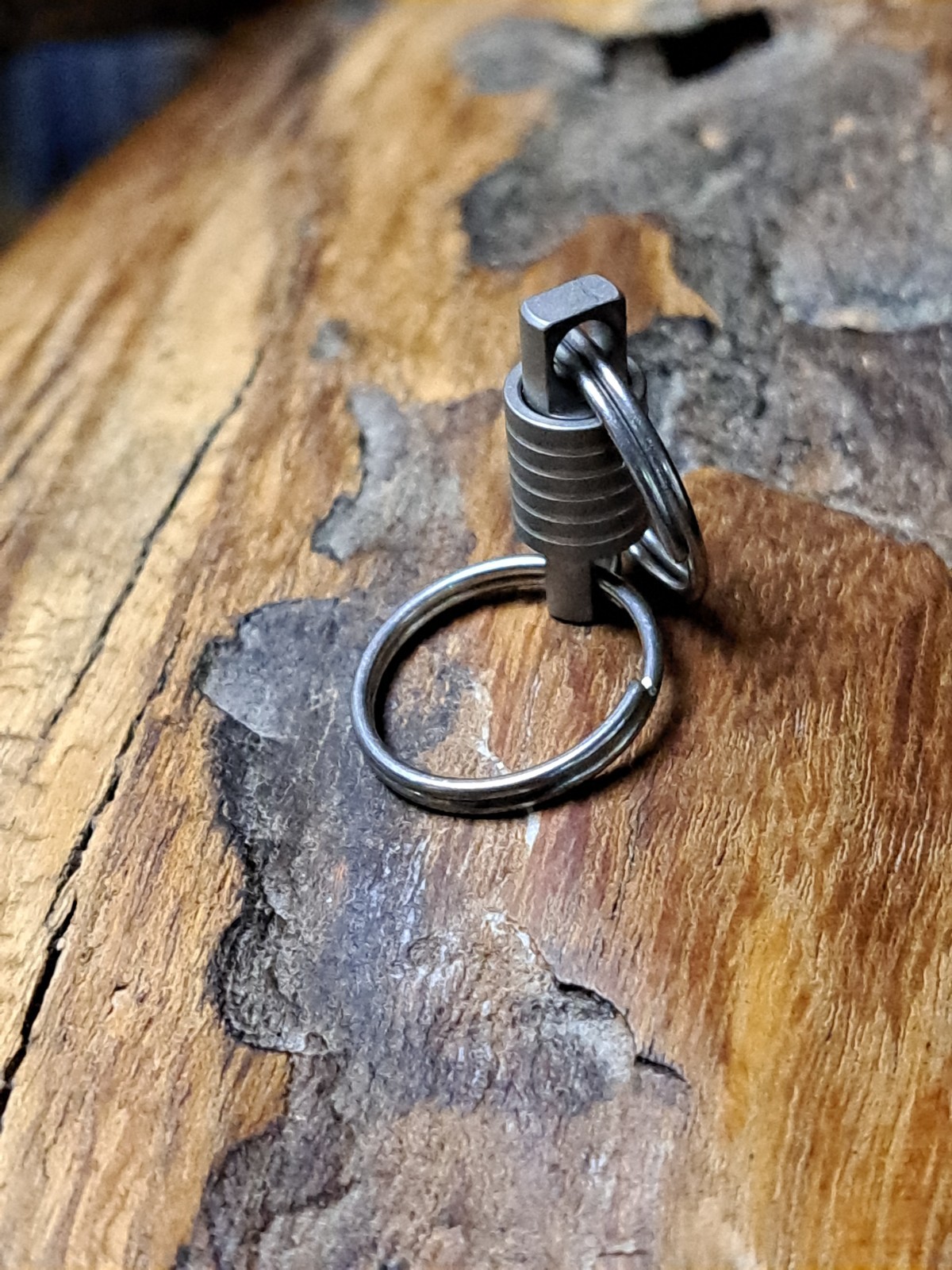 Pro Mini Series Titanium Swivel With 15mm Titanium Keyrings