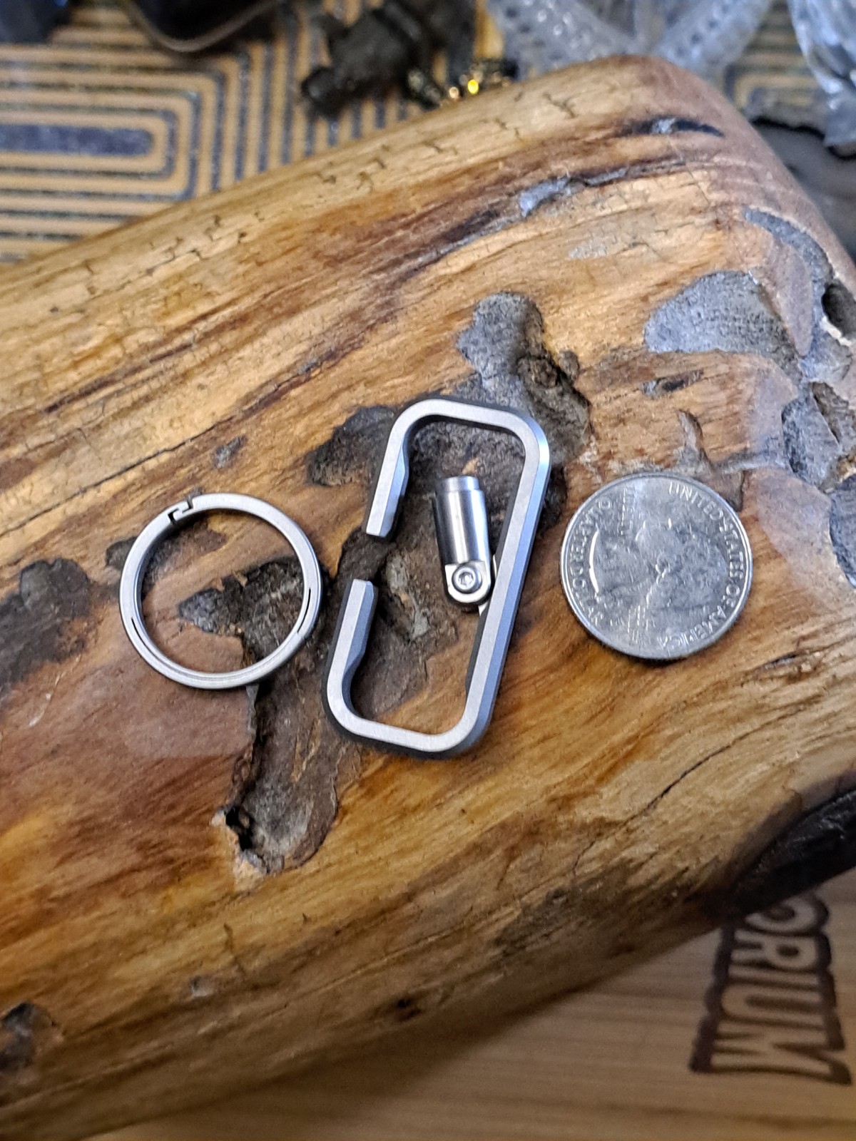 Pro Series Gentleman’s Dual Titanium Carabiner Keychain With Quicksnap Keyring