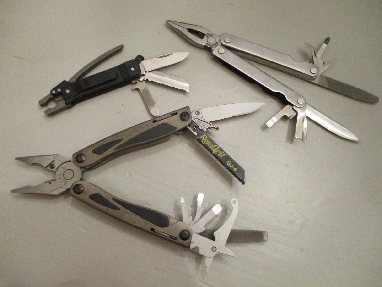 MULTI-TOOL SET (3) GERBER MP800 LEGEND+LEATHERMAN+SOG w/2 LEATHER CASES – NICE!
