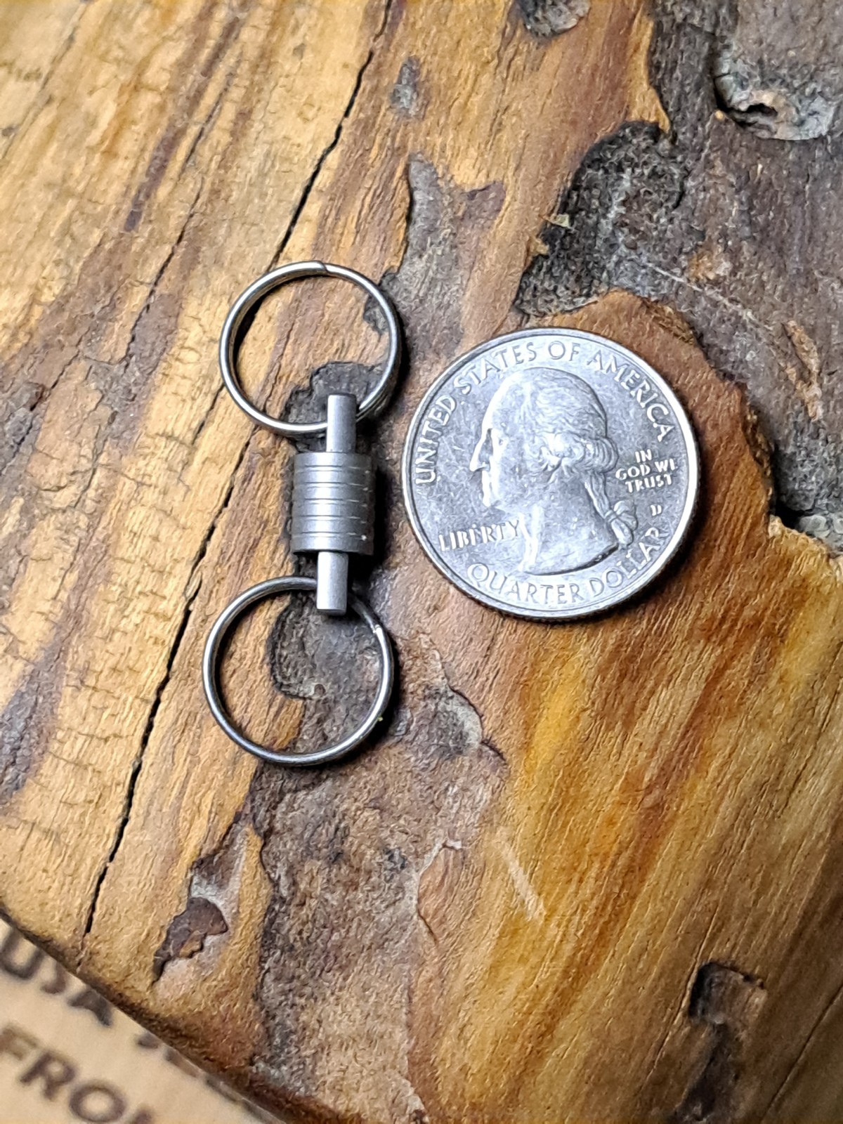 Pro Mini Series Titanium Swivel With 15mm Titanium Keyrings