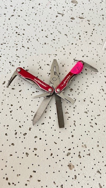 Leatherman Squirt P4 Red Aluminum Multi tool Knife File Bottle Opener- – – – –