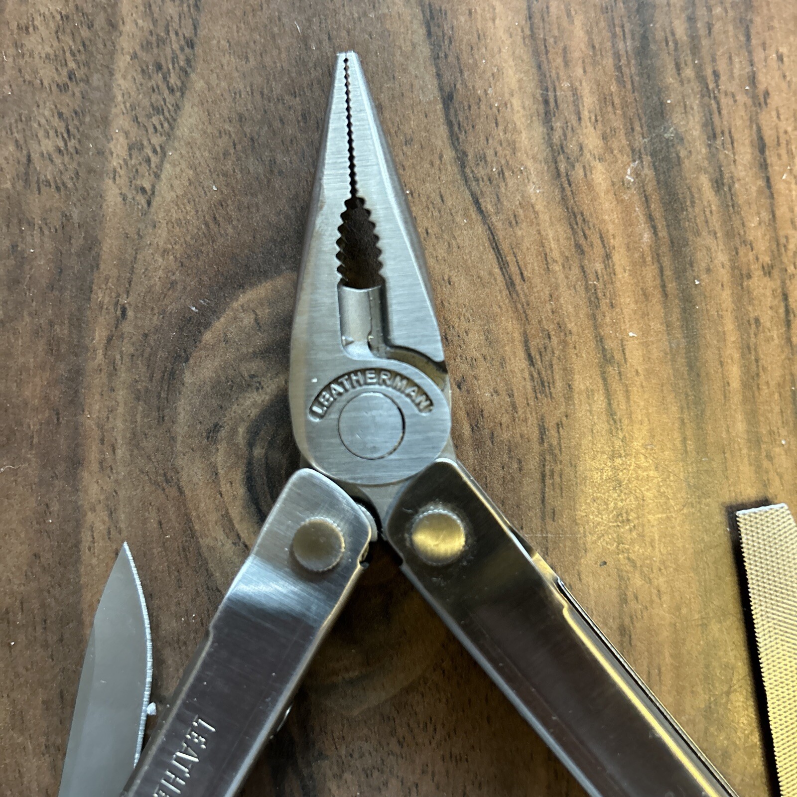 Leatherman Bond , 1 Sheath, Multi-Tool, Pliers, Knife, Stainless, Excellent!