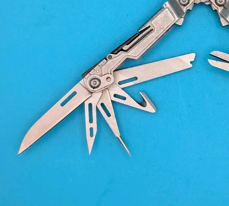 SOG PowerPint Tool Compact Lightweight Silver Multi-Tool!