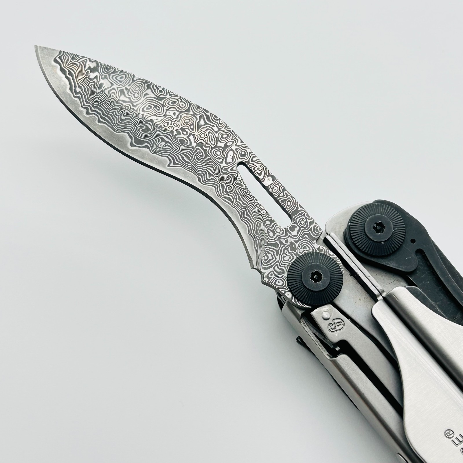 Custom VG10 Damascus Blade for LEATHERMAN SURGE – CNC, 60HRC