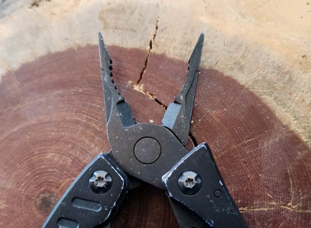 Gerber Crucial Black Multi Tool Multi Plier Carabiner Clip Knife – Great 401