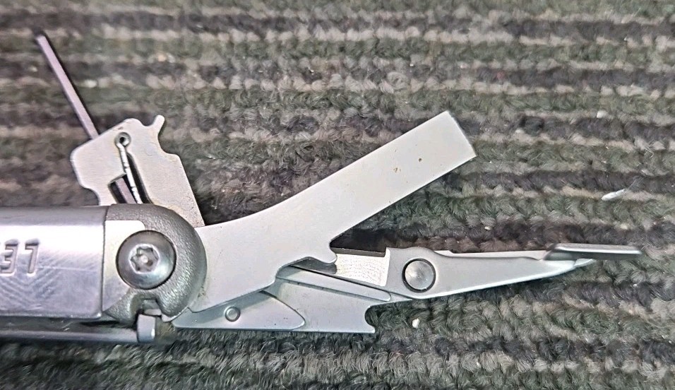Leatherman Wave+ (Plus) Stainless Steel Multi-Tool – READ