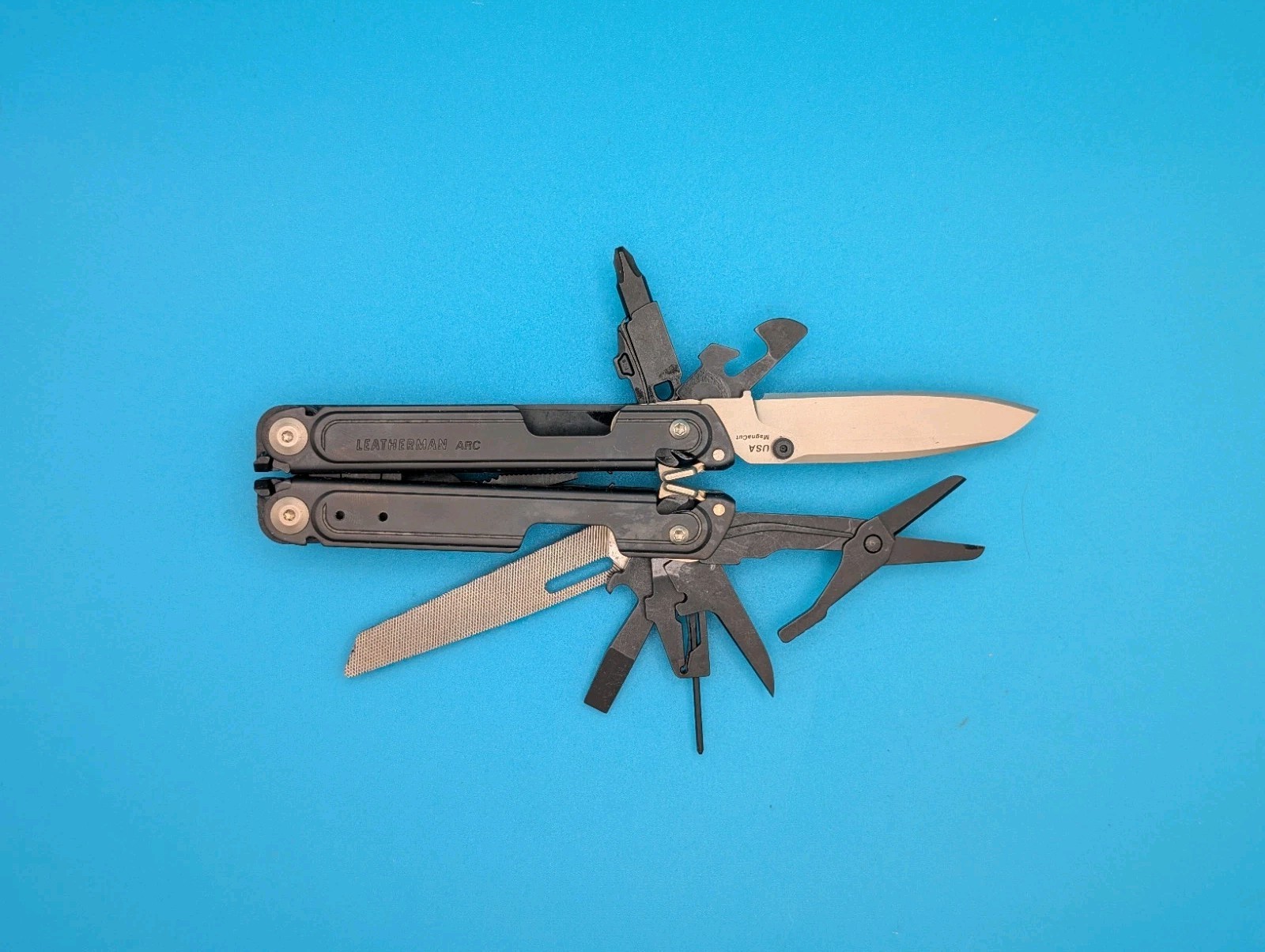 Leatherman Arc Obsidian Multitool. Limited Edition w/Leather Sheath. NEW IN BOX!