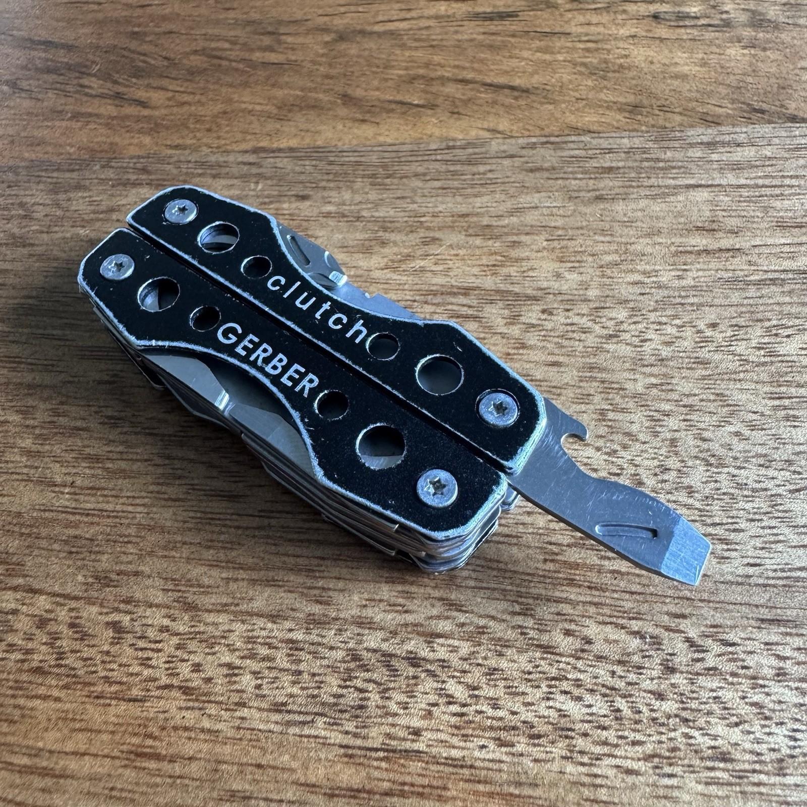 Gerber Clutch Small Rugged 7-in-1 Multi-Tool