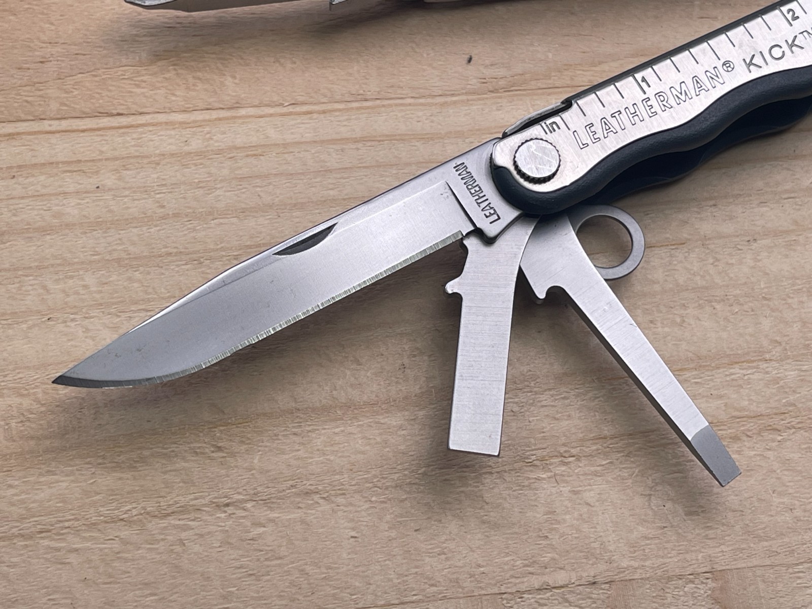 Leatherman Kick Multi-tool Knife with Nylon Sheath 10/09