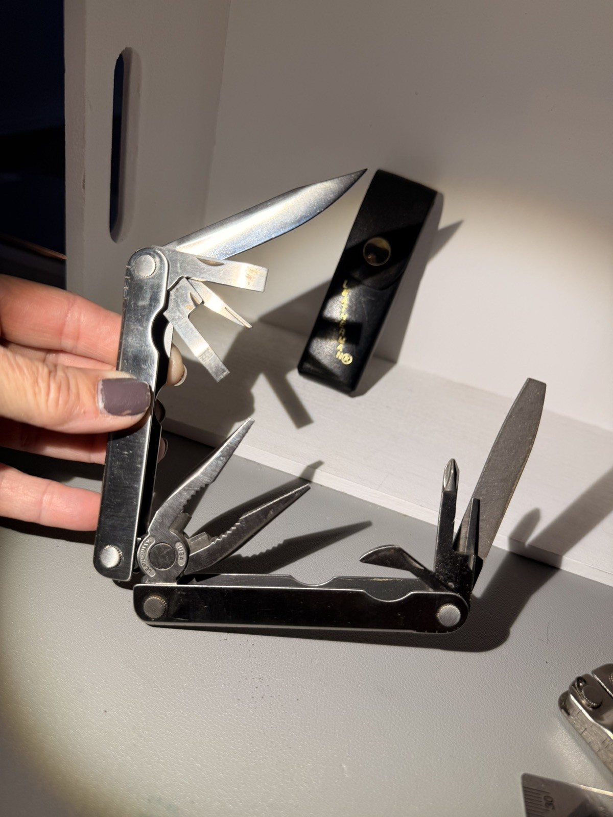 Leatherman Pocket – USA Multi-Tool w/ Leather Sheath plus Skeletool + sheath