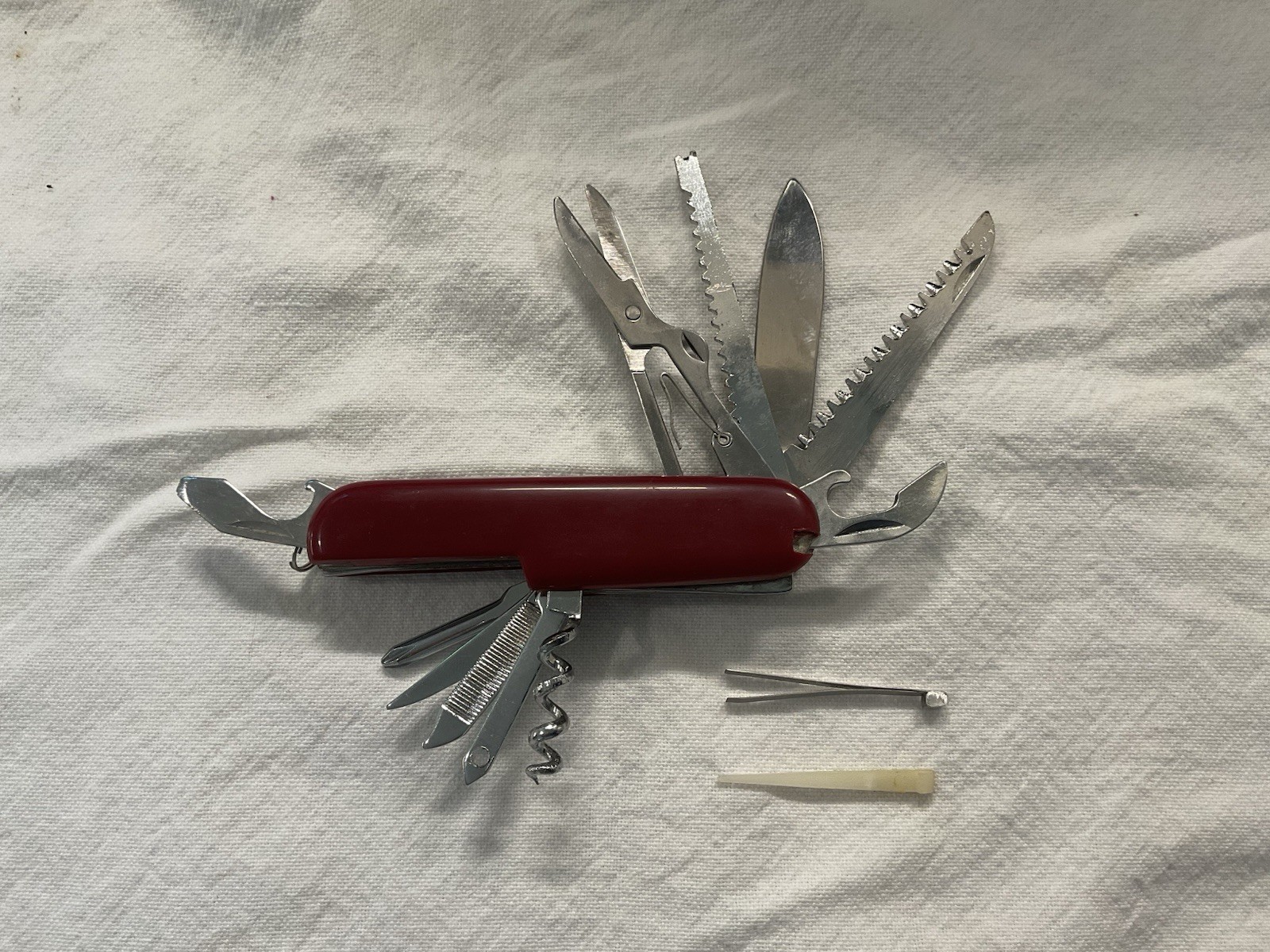 Multi-Purpose Tool -Knife, Screwdriver, Saw- 11 Attachments
