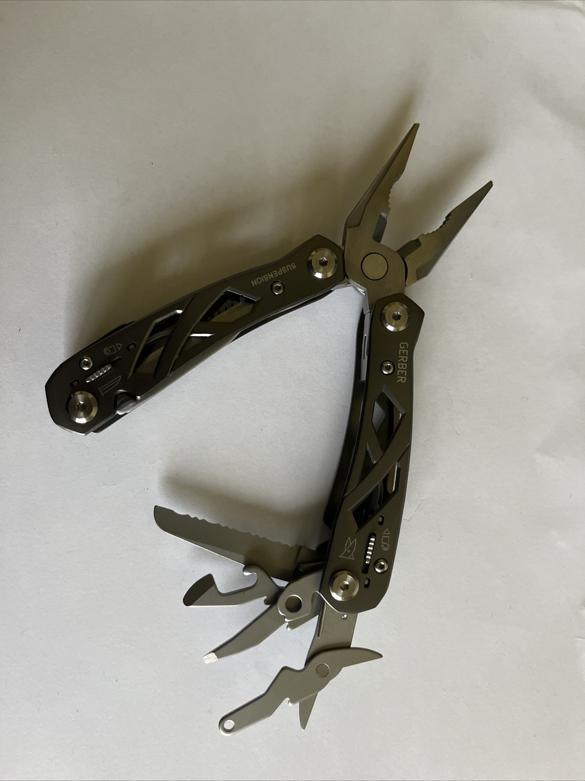 Gerber Suspension Gray Stainless Steel 12 Tool Multi-Tool NO Sheath Used B48