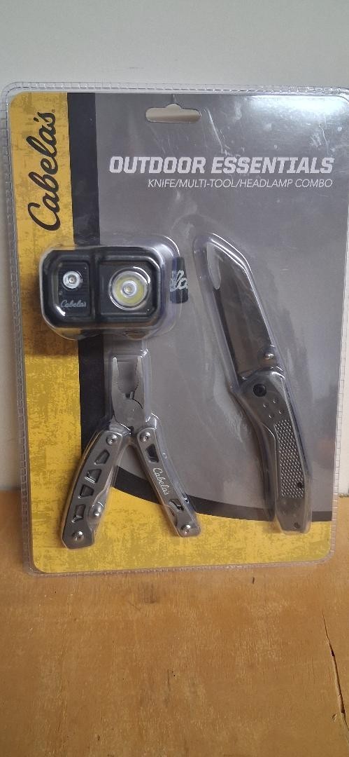 New Cabellas Outdoor Essentials Knife/Multitool/Headlamp Combo