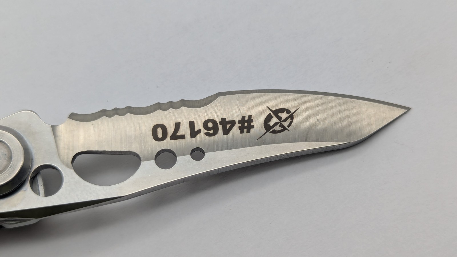 Leatherman Skeletool KBX SILVER Multi Tool SMALL Knives PRE OWNED NICE LOOK READ