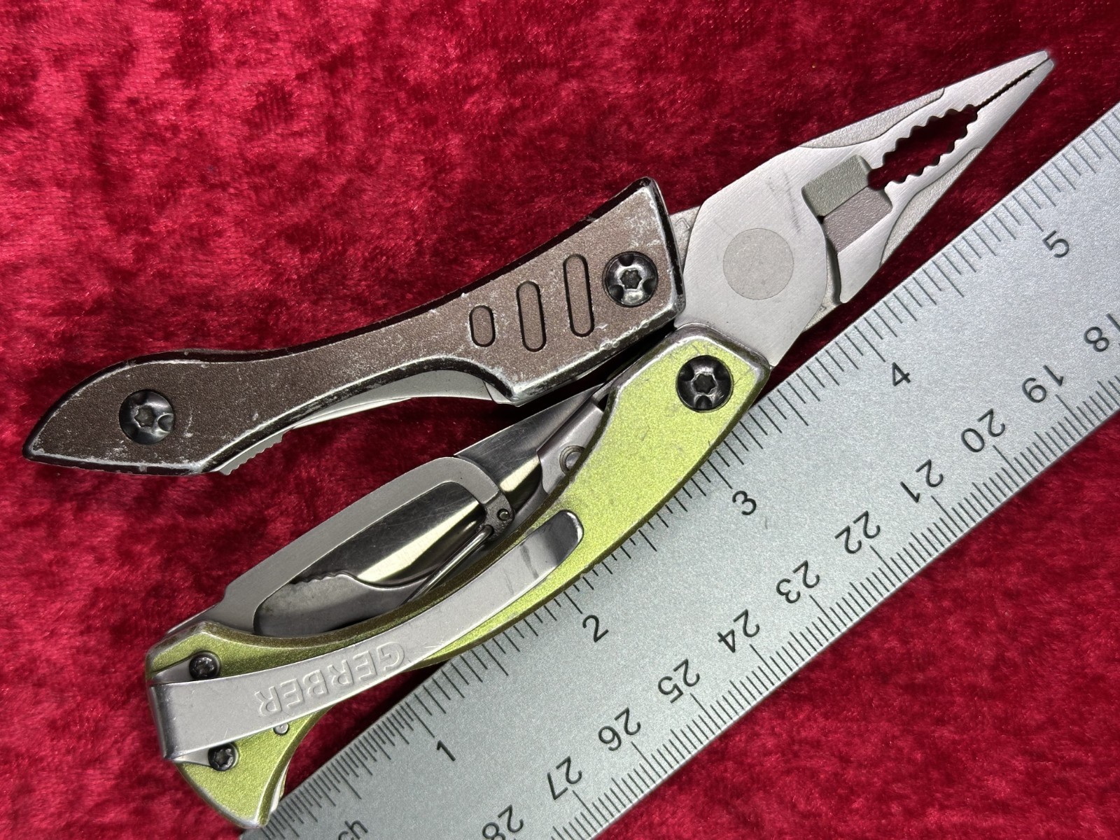 Gerber Crucial Green & Brown Handle Multi-Tool Pliers 7 Function 6 Tool (588)
