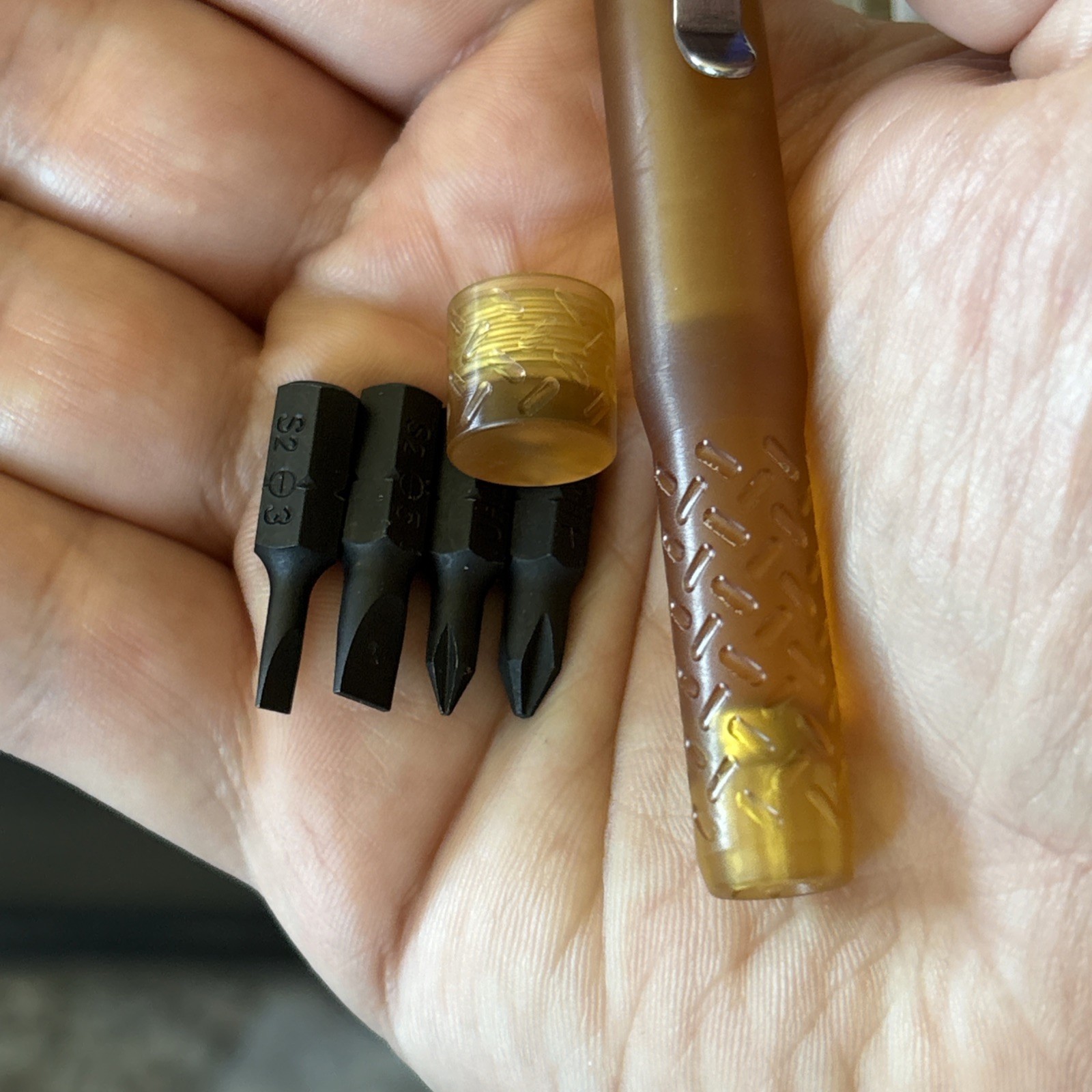 Maratac Ultem Pen Driver, 4 Bits New Pattern + Titanium Forever Graphite Pencil